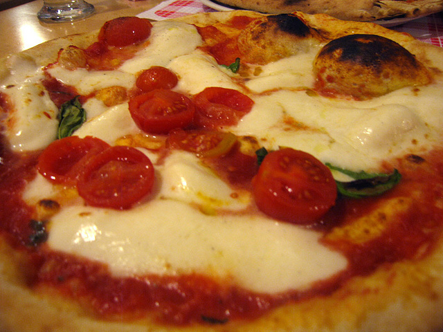 Pizza Verace Napoletana is characterized by a crust thicker than the rest of the pizza, known as cornicioni 