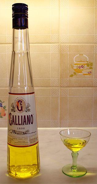 316px-Galliano-and-glass (1)