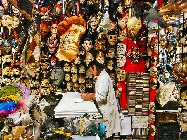 Venetian masks tradition