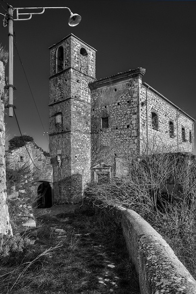 ghost towns south italy