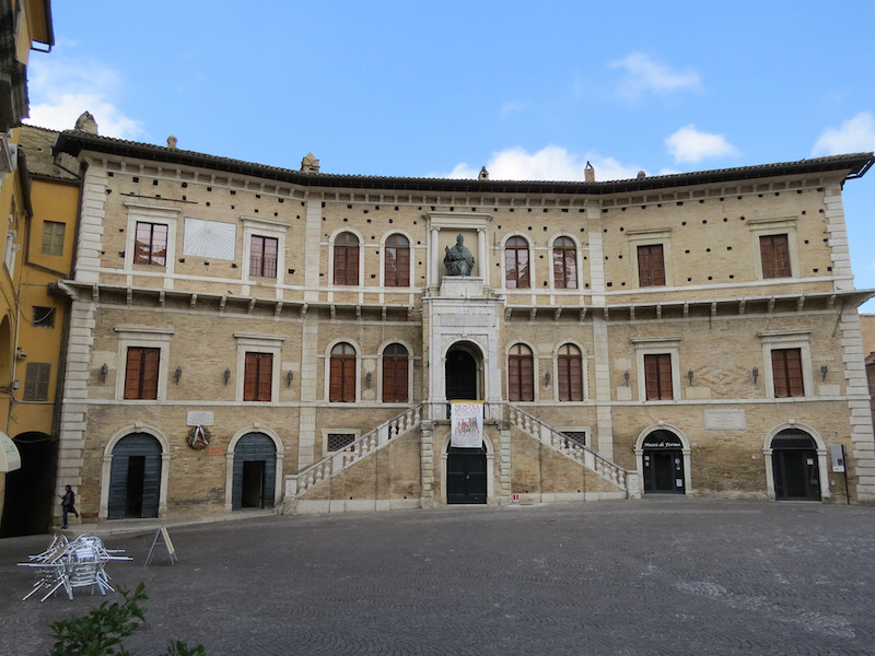 fermo italy tourist information