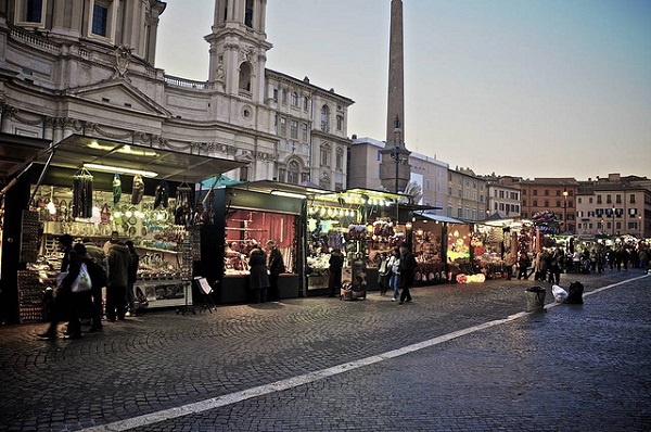 best places for christmas in italy