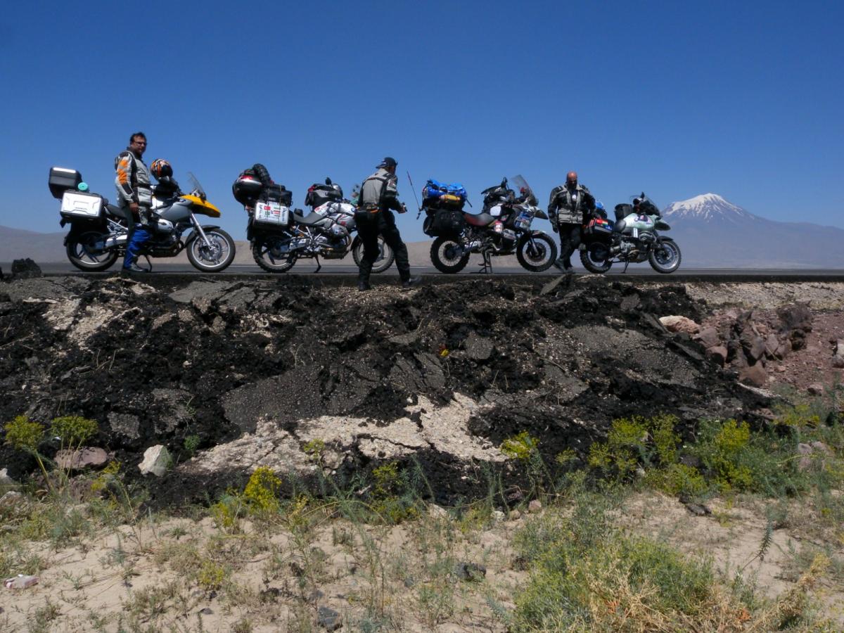 Italy to mount Ararat on motorcycle