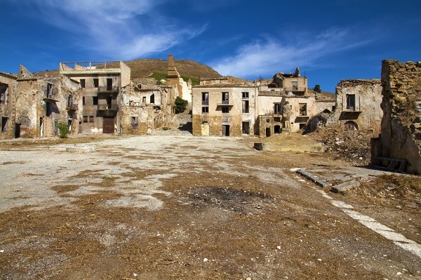 ghost towns italy