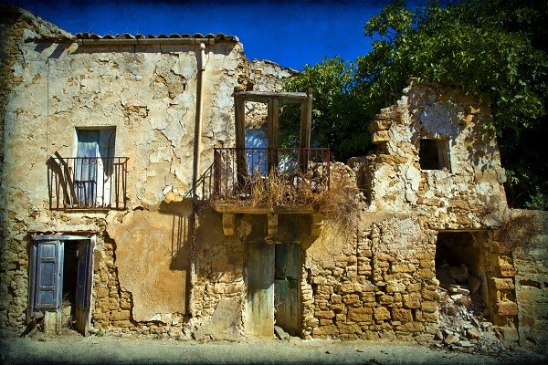 ghost towns italy