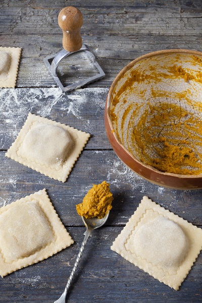 Italian Regional Food: Stuffing ravioli with pumpkin