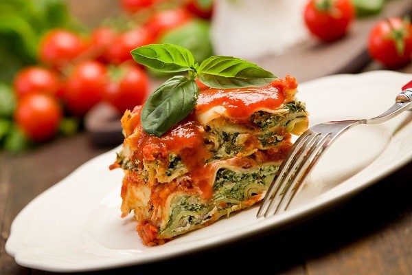 The lasagna is a flat pasta that goes well with a creamy sauce, like this ricotta cheese and spinach 