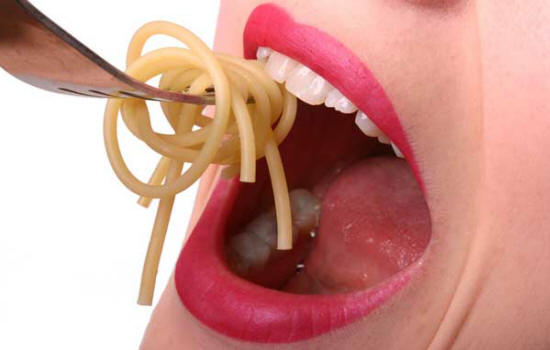 Shapes of pasta: spaghetti