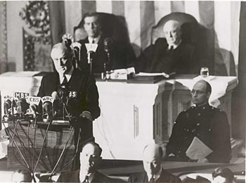 Fdr_delivers_speech