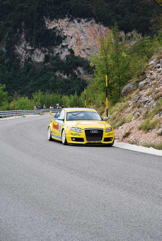 car driving in italy