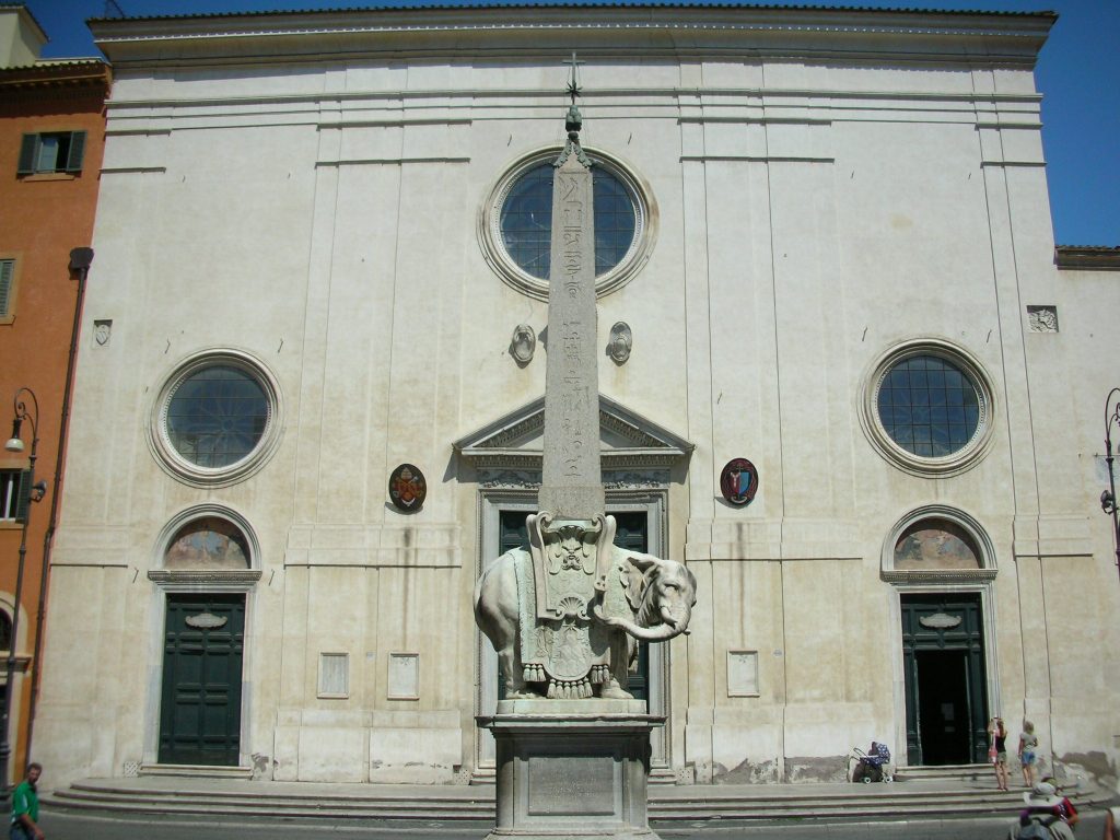 Santa Maria Sopra Minerva in Rome - Life in Italy