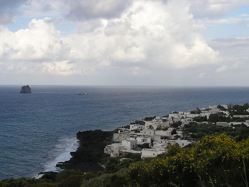 stromboli island tourism