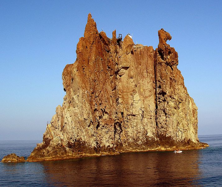 stromboli island tourism