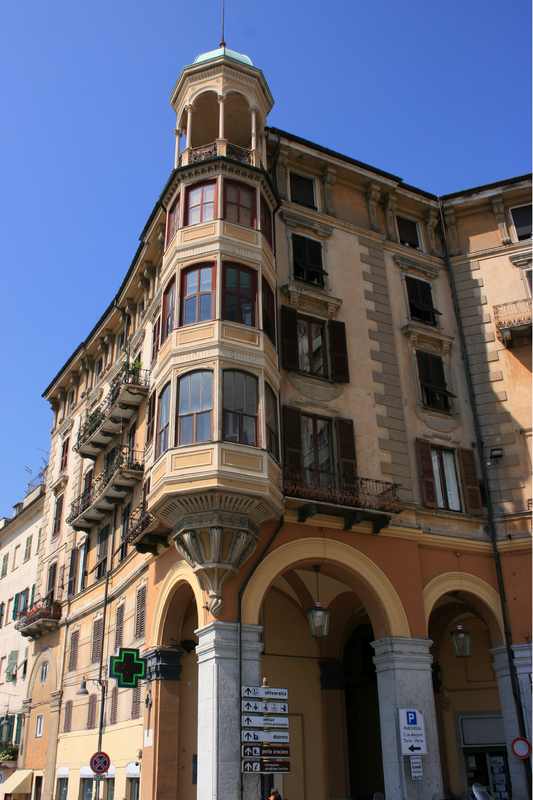 Building in Savona
