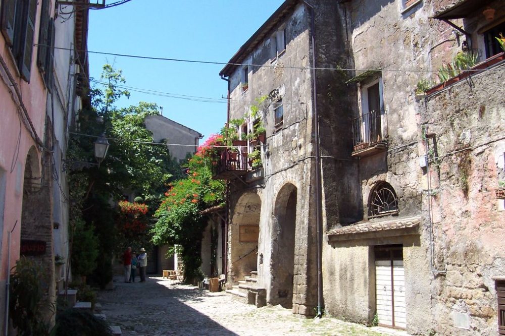 Tours around Rome: Calcata