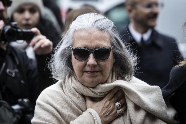 Italian designers Laura Biagiotti and her daughter Lavinia Biagiotti  acknowledge applause from the audience after the presentation of their  collection during the Milan Fashion Week Fall-Winter 2010/11, in Milan,  Italy, 01 March