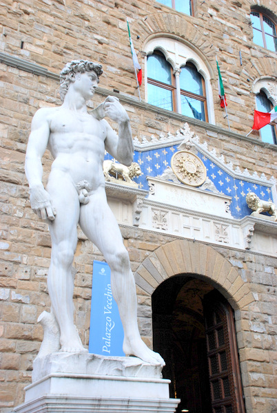 A copy of the David by Michelangelo is in Piazza della Signoria