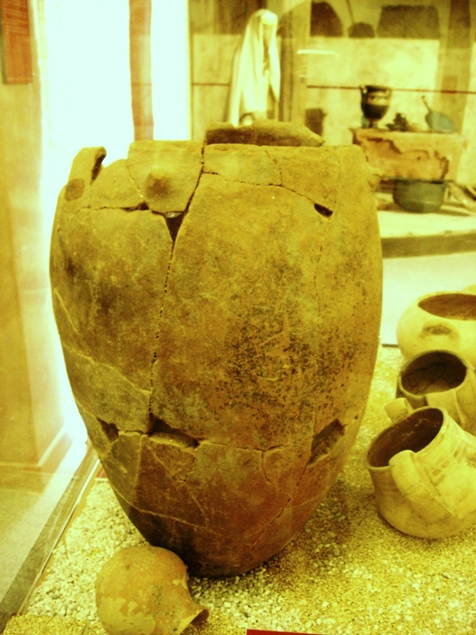 vase used as caskets for dead infants