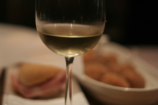 italian dry white wine