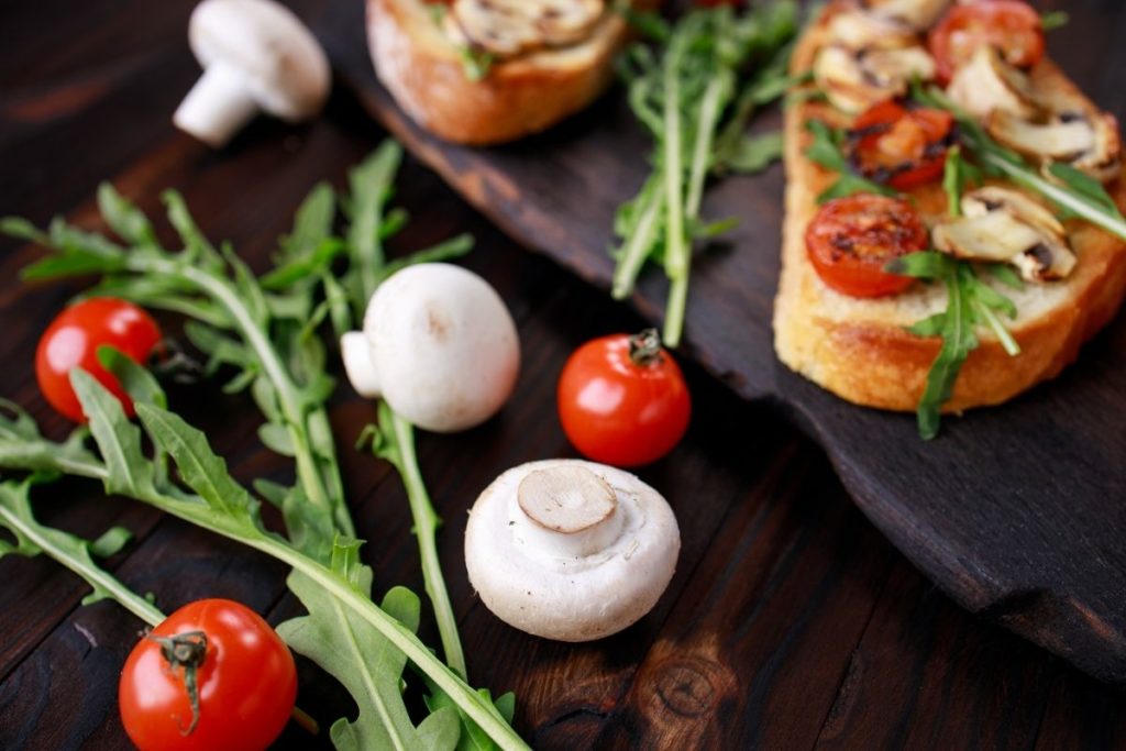 10. Bruschetta con funghi recipe