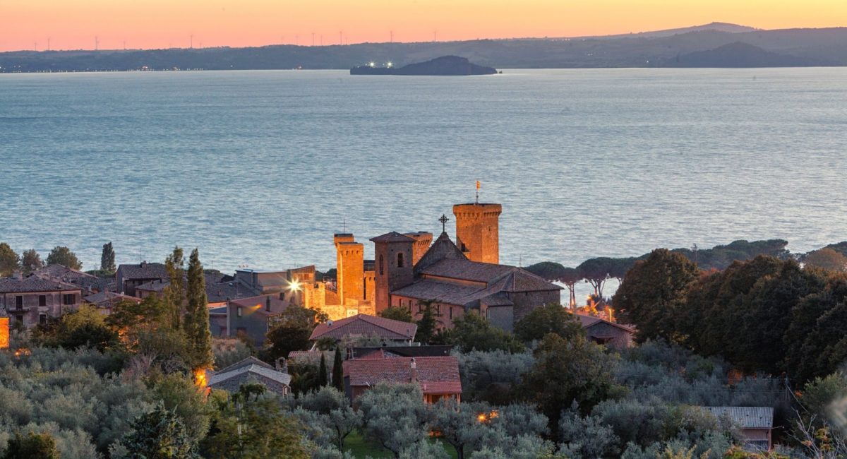 lake bolsena italy