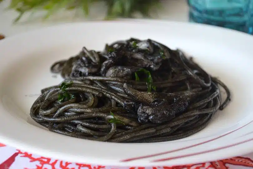 Spaghetti dipped in squid ink