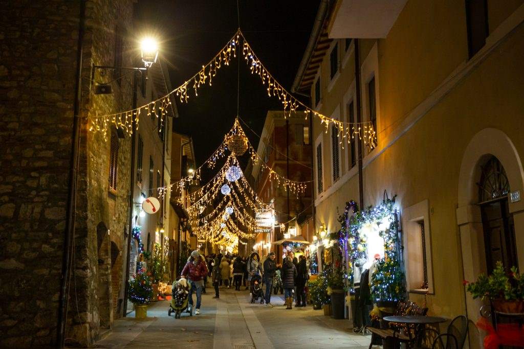 Castiglione-del-Lago-with-Christmas-lights