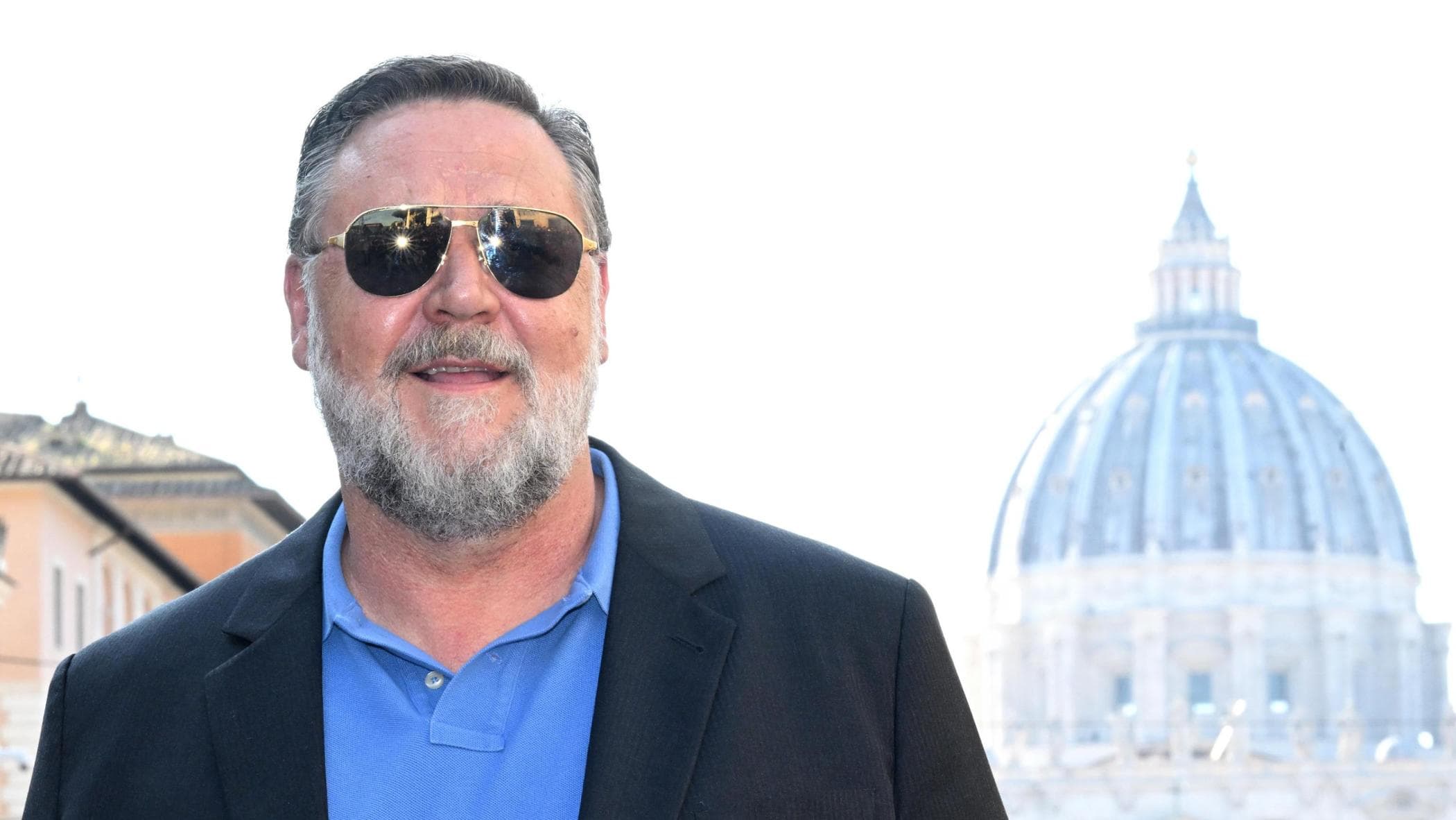 Sanremo 2024: Russell Crowe will be a guest at the 74th edition of the  Festival - Life in Italy