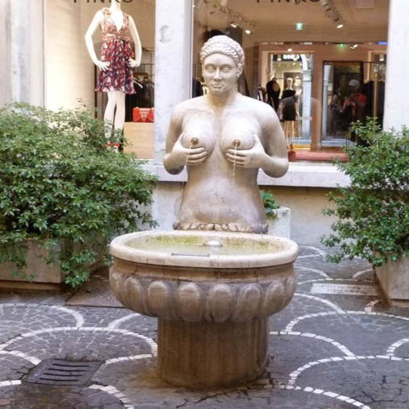 Italian fountains - Fontana delle tette (Treviso)