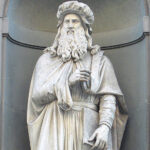 Leonardo_da_Vinci_statue_outside_the_Uffizi_Gallery