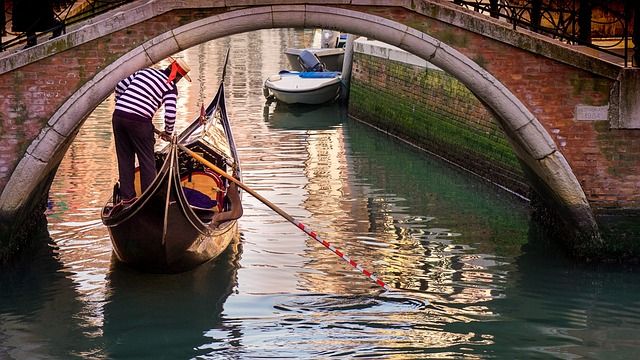 Gondoliers Venice