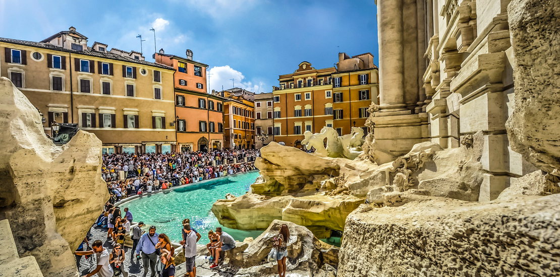 La-Fontana-di-Trevi-a-Roma