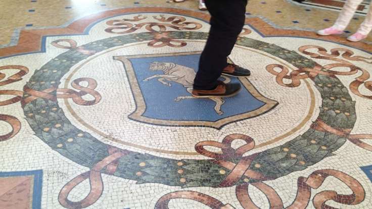 Milan’s Galleria Vittorio Emanuele II bull