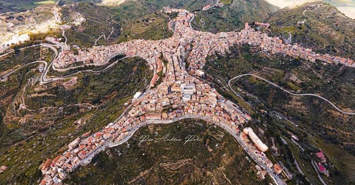 Discover Centuripe, the town shaped like a man