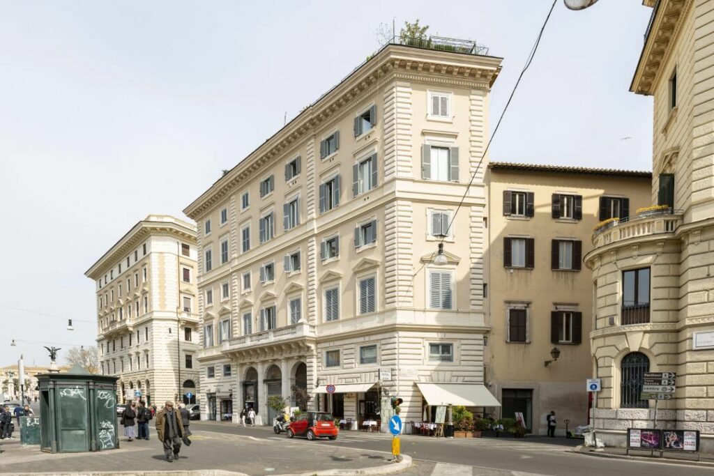 The Most Expensive Shopping Streets in Italy: Corso Vittorio Emanuele II, Milan